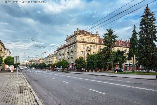 Вулицями Луцька розгулював чоловік з марихуаною