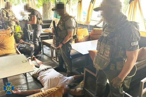 Затримано «екссмотрящого» за Оленівською колонією: банда тероризувала бізнес у п’яти регіонах