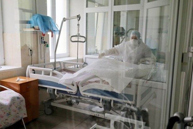На Волині вже зайнято більше половини ковід-ліжок, але карантинних обмежень не буде