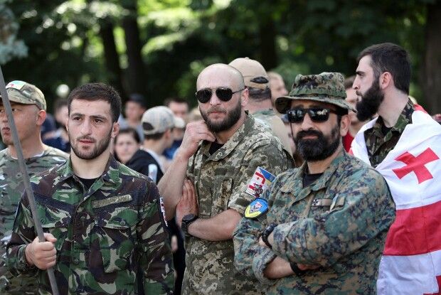 Іноземці замінять українців на «передку»?