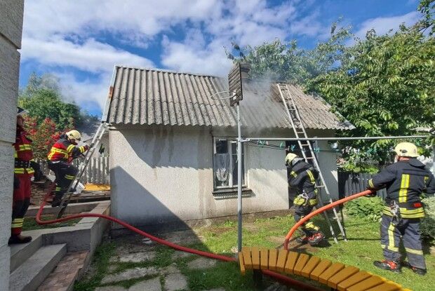 На Волині горіли літня кухня та господарська будівля
