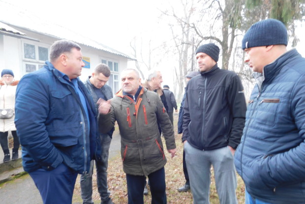 Мешканці Цегова перекрили дорогу
