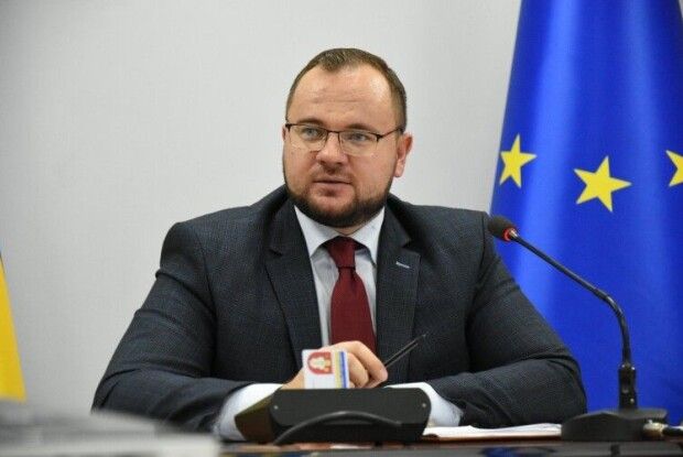 У Луцьку призупинили навчання в школах і садках, чутно вибухи з боку аеродрому - міський голова