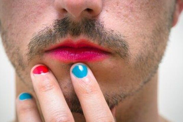 Чоловік 15 років потайки від дружини знімався у порно  (Фото)