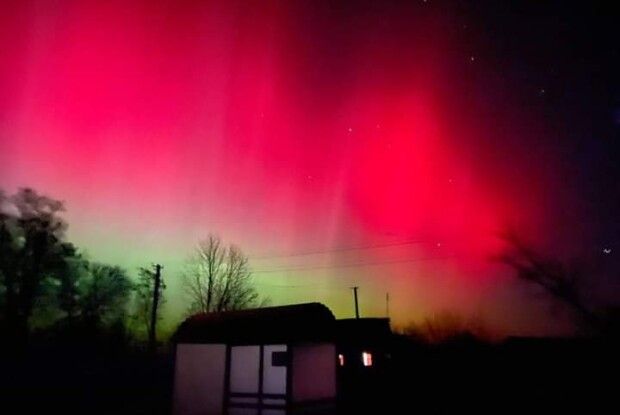 Сьогодні ввечері над Україною спостерігали північне сяйво (Фото)
