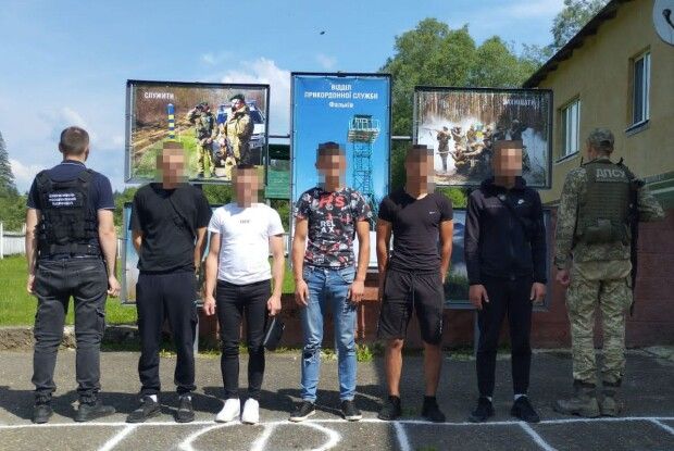 Чоловіки з Рівненщини на двох «БМВ» штурмували кордон з Румунією