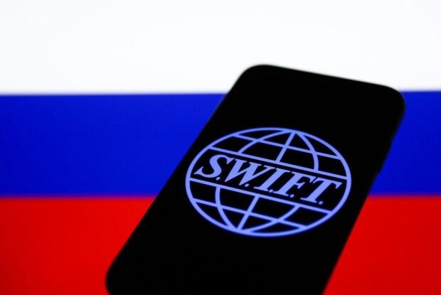 Розпочали підготовку до відключення окупантської Росії від SWIFT 