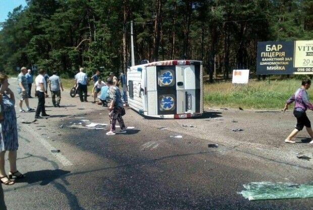 На Волині перекинулася карета «швидкої допомоги»