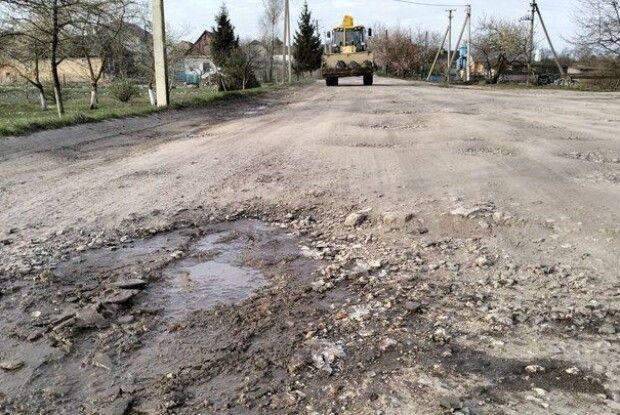 Майже 800 мешканців двох сіл на Волині борються за зв'язок з цивілізацією