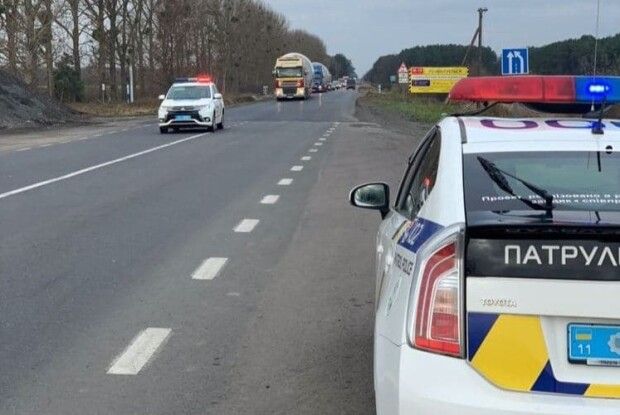 Поліція видала понад півсотні приписів за порушення норм утримання автодоріг