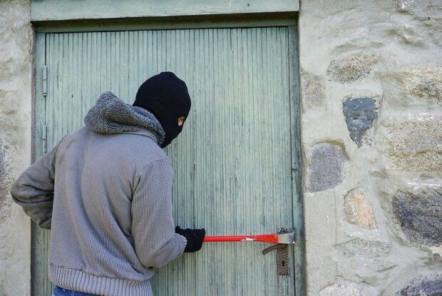 На Волині син вкрав у матері інструменти та домашній реманент