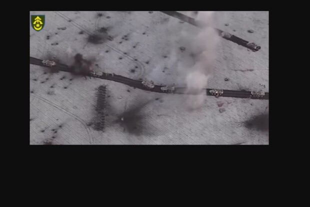 Показали відео, де горять танки путіна