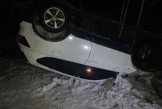 Авто перекинулося на дах: на Волині ДТП за участі п'яних молодиків