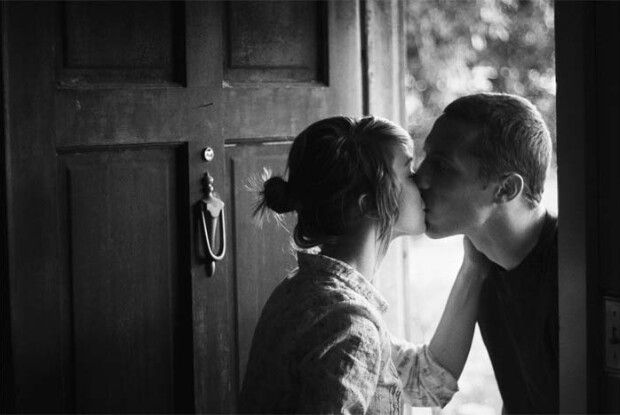 «Не цілуй чоловіка через поріг! Розлучитеся!»