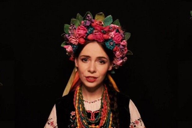 «Щедрик» англійською: рівнянка переклала та заспівала всесвітньо відомий твір
