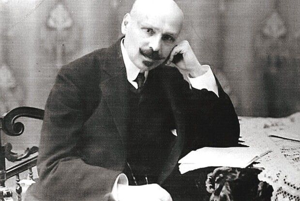 Михайло Коцюбинський в останні 10 років життя розривався між двома жінками