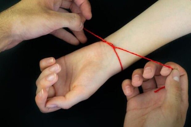 Червона нитка не оберігає від зла, – пресслужба ПЦУ