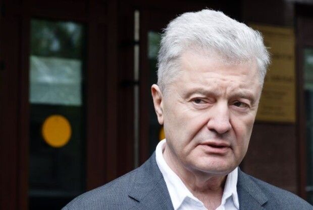 Порошенко прямо під судом поговорив телефоном з Єврокомісаром з питань розширення: є хороші новини