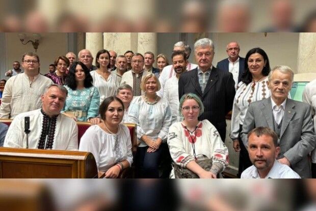 Назвали найбільш корисну фракцію у парламенті