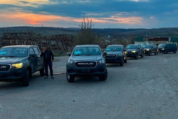 «Волинській» бригаді передано п’ять новеньких пікапів 