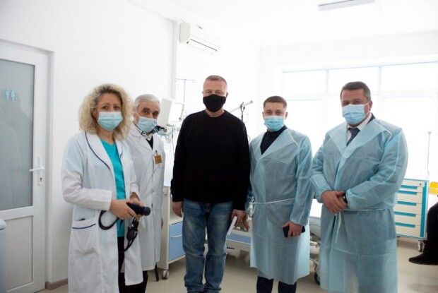 Чоловіка, якому вперше в Рівному пересадили серце, перевели до міської лікарні