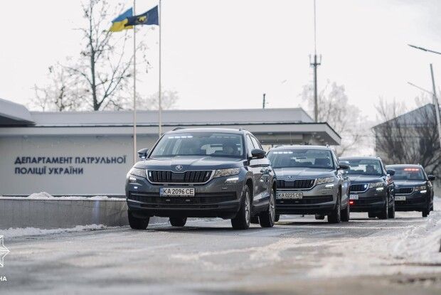 Від сьогодні дороги патрулюватимуть поліцейські автомобілі-«фантоми»