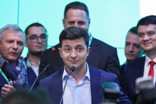Більше половини українців вважають владу Зеленського дилетантською і непрофесійною – SOCIS