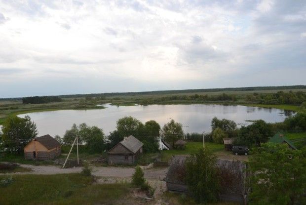 Виставка художніх полотен відкрилася у Любешові