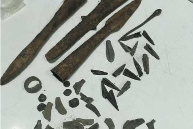 Дніпропетровець намагався вивезти до РФ 47 предметів з колекції скіфських артефактів і Ольвії 