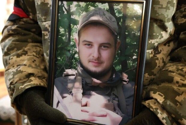 Луцька громада на колінах провела в останню дорогу полеглого Героя