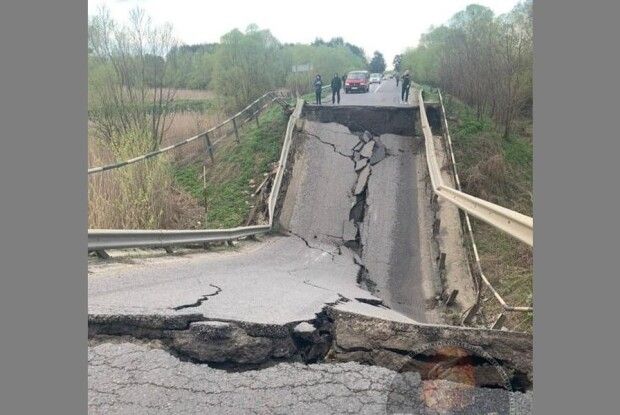 Між Луцьком і Львовом впав міст (Відео, фото)