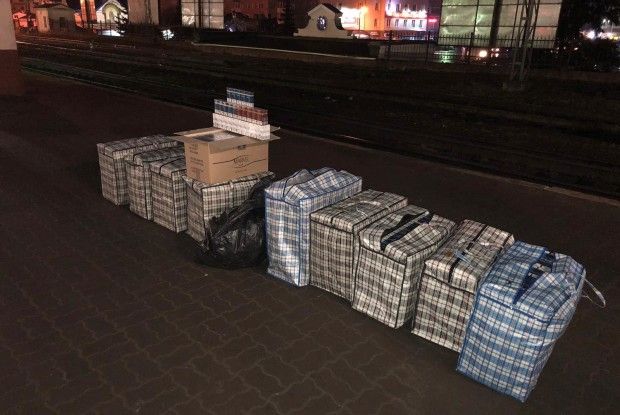 На Ковельському вокзалі у громадян вилучено 11 тисяч пачок контрафактних цигарок!