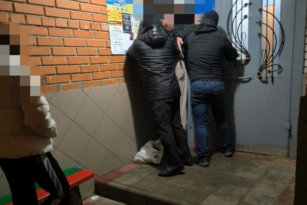 Волинські оперативники затримали чоловіка, який перебував у розшуку