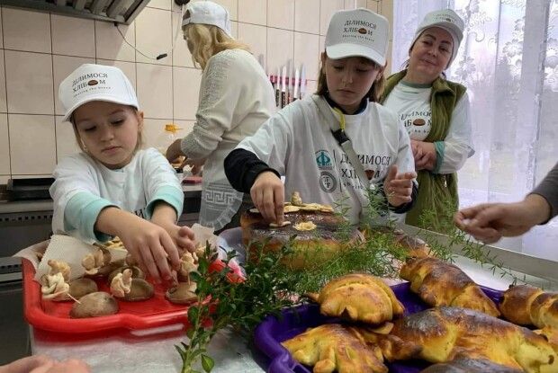 Дітям-переселенцям на Рівненщині провели «хліботерапію»