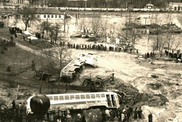 Коли відкопали дитячий садочок, дехто з рятувальників зійшов з розуму...