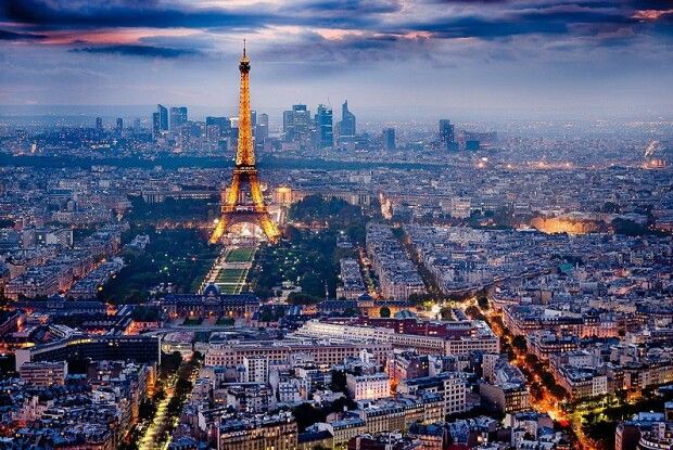 Ракети і бомби впали на Париж (Відео)