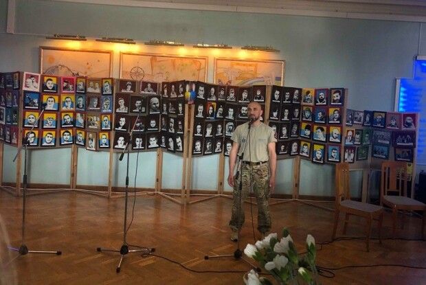 Ветеран АТО, а нині диякон, представить у Луцькому замку виставку портретів зі серії «Айдар»