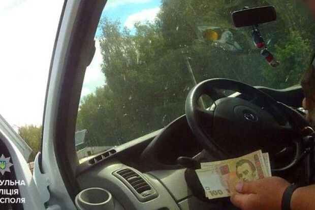 Навіть 600 гривень не шкода: у Луцьку нетверезий водій хотів відкупитись