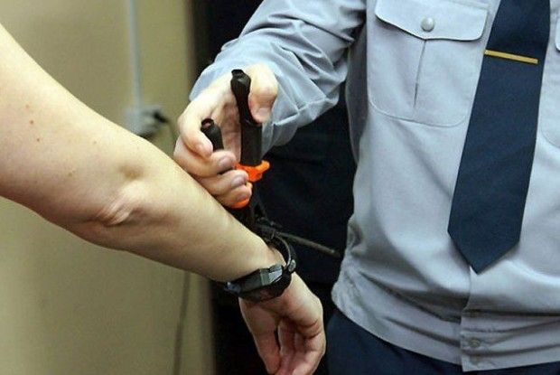 За порновідео з дружиною лучанин носитиме електронний браслет