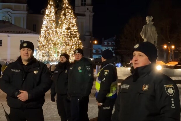 Жителі Волині у новорічну ніч понад 500 разів телефонували на лінію «102»