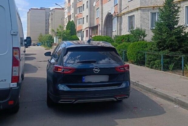 У Луцьку водій зіткнувся з автівкою та втік
