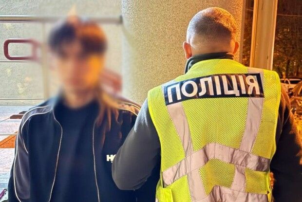 У Києві молодик на побаченні жорстоко побив дівчину через «фальшиве» фото на сайті знайомств