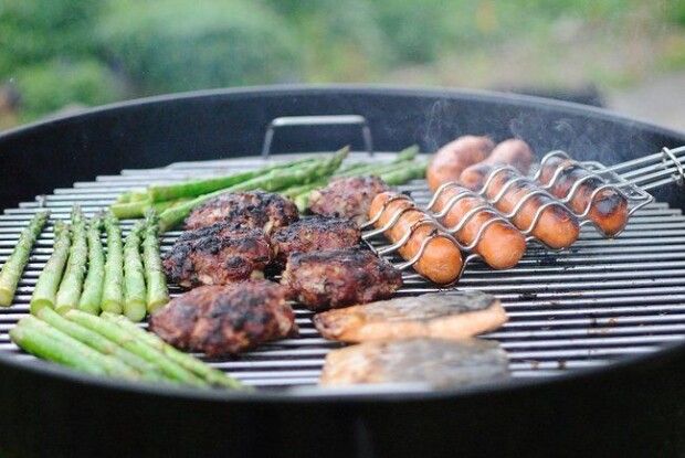 Британці продаватимуть більше ковбаси, яка «не закінчується кров'ю»