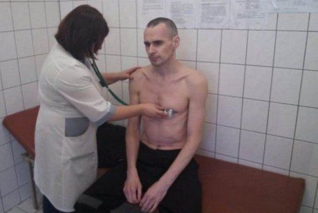 У РФ повідомили про виписку Сенцова з медчастини колонії 