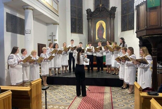 Відомий луцький хор «Кредо» поїхав на міжнародний фестиваль до Польщі з прем’єрою
