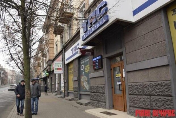 У Рівному мешканці багатоповерхівки платять за чуже тепло