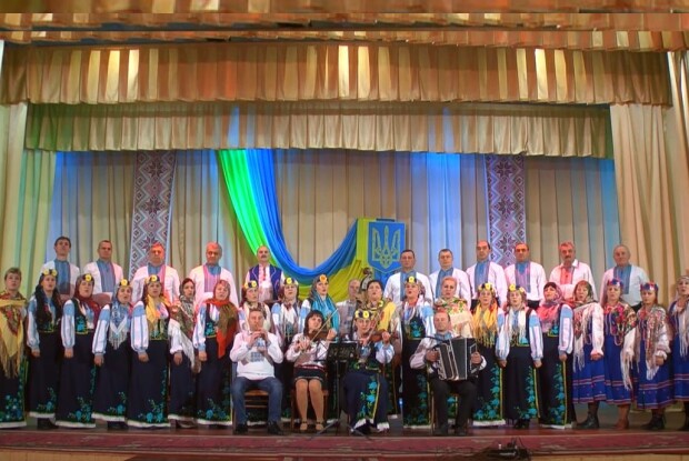 Горохівська «Освітянка» колядує заради миру України (Відео)