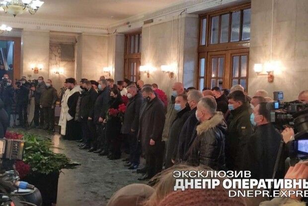У Дніпрі попрощалися із загиблими солдатами, яких розстріляв товариш по службі (Фото, відео)
