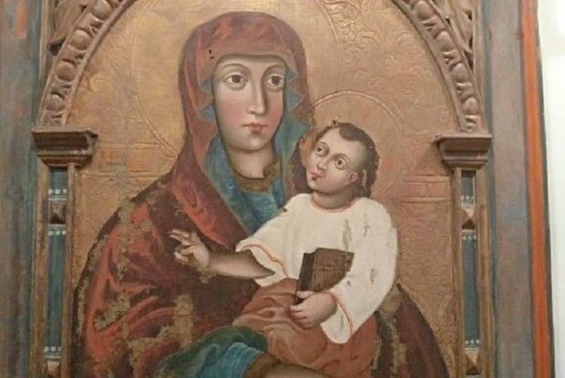 Дві старовинні ікони реставрували кілька років, щоб їх змогли побачити волиняни (Відео)