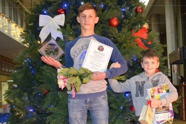 Для 8-річного Максимка ангелом  на Землі став 15-річний Максим